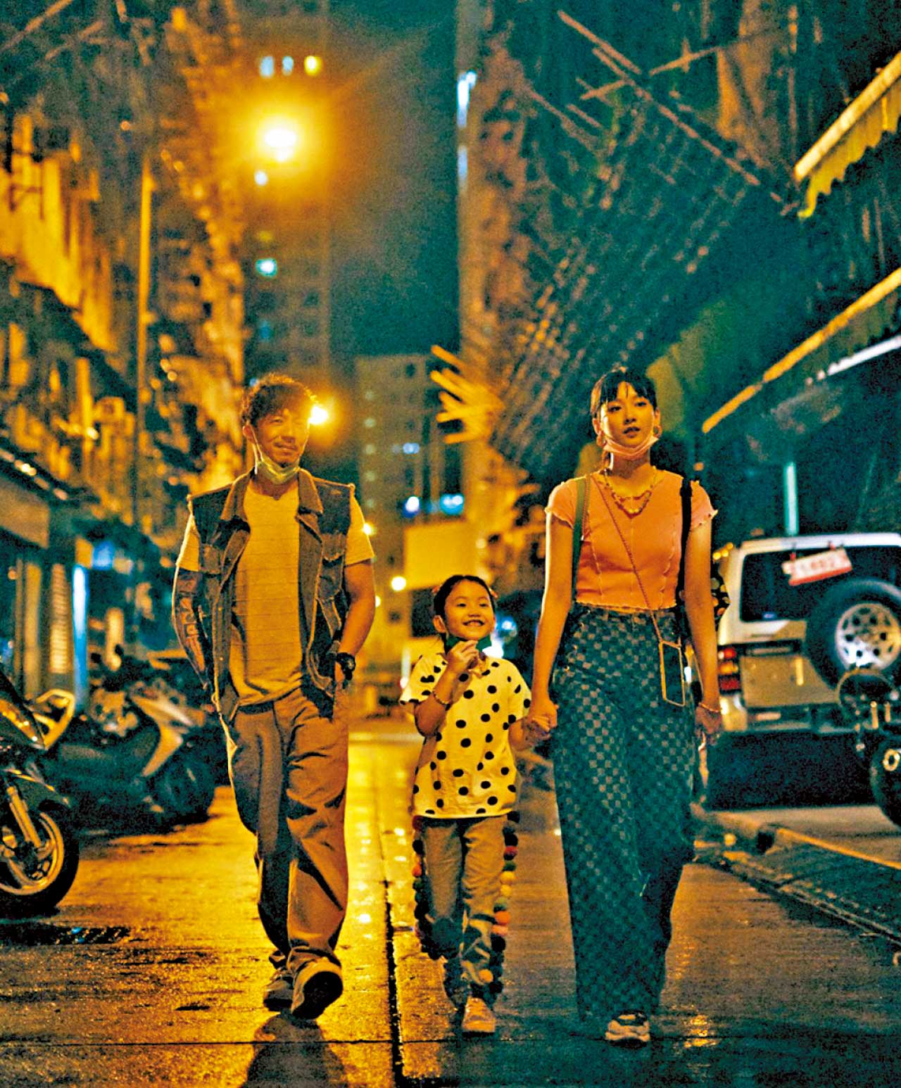 我們由金雞變成微塵