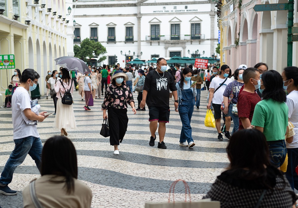  從香港、台灣及外國入境澳門，明起取消落地檢及紅碼。(資料圖片)