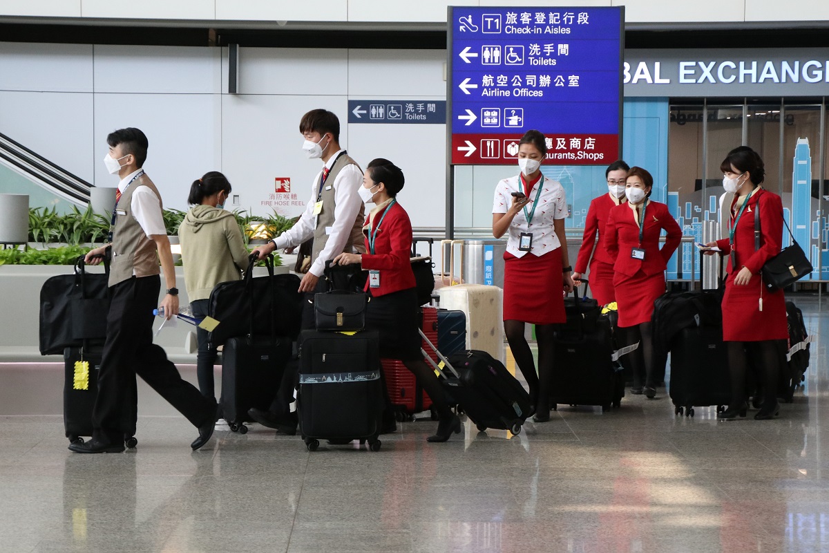 國泰航空回覆查詢指，一直有與機艙服務員直接溝通。(資料圖片／林俊源攝)