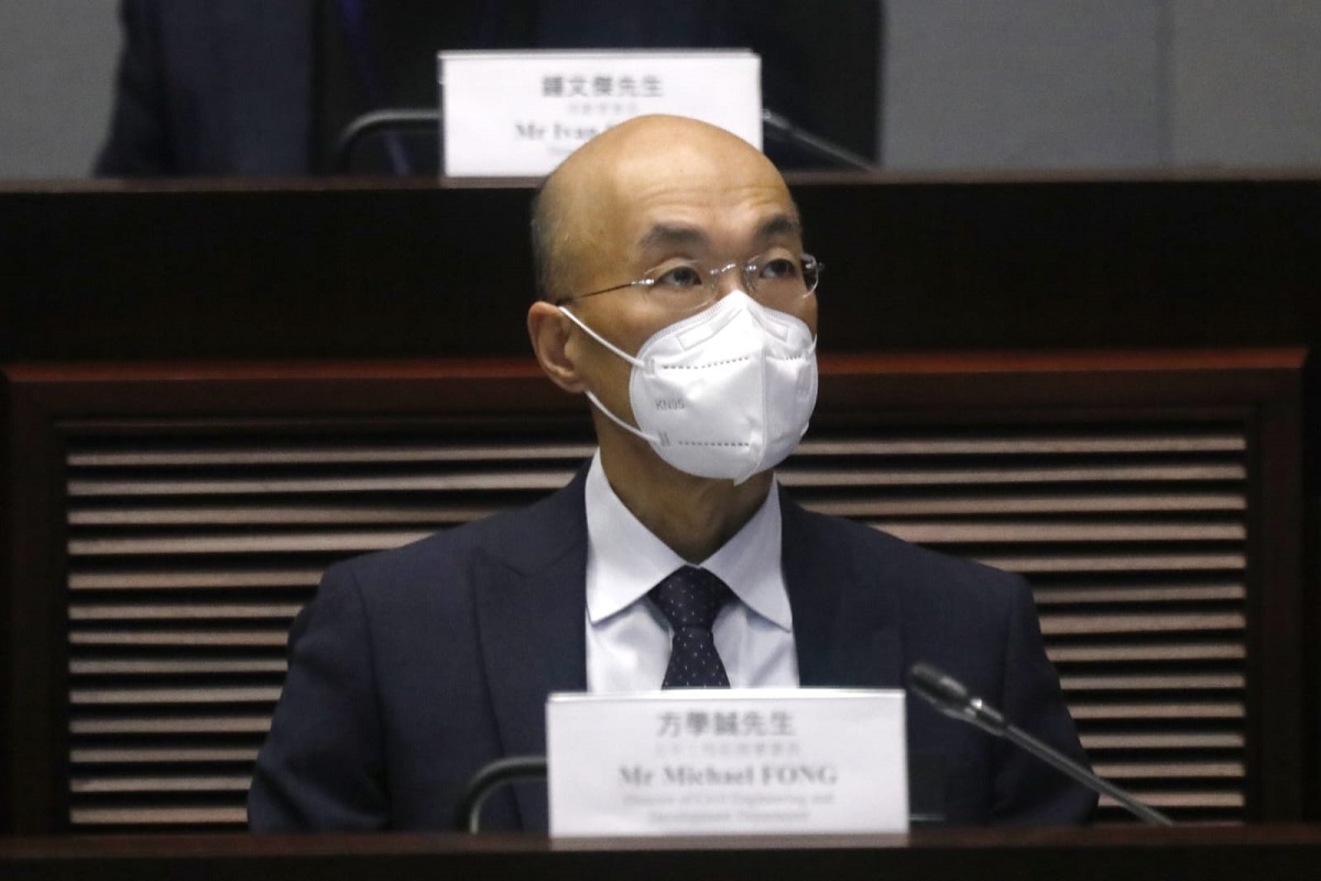 方學誠原本正接受家居檢疫，今日受惠於政府撤銷所有檢疫令，可親身到立法會出席會議。(林俊源攝)