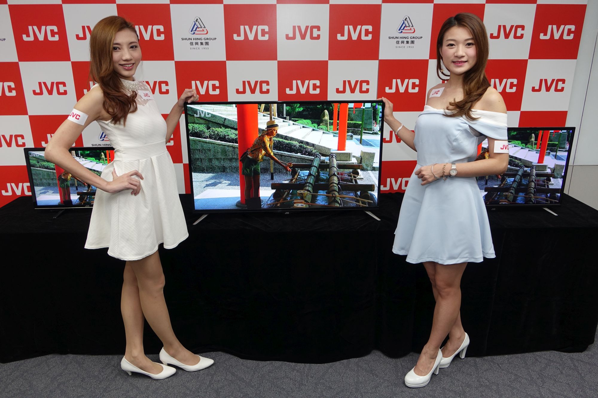 42吋JVC 5系電視 煲劇夠平