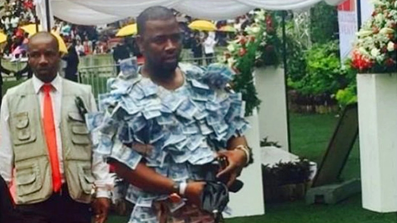 南非草藥商 銀紙當衫著