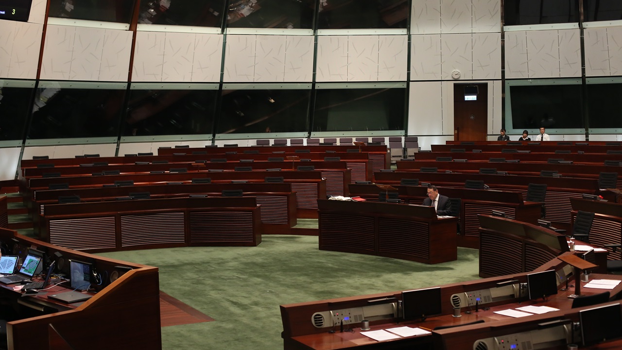 立法會三讀通過《私營骨灰安置所條例》