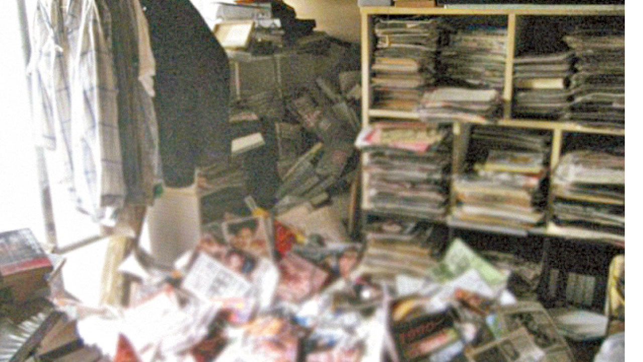 日獨居漢心臟病發 遭色情刊物壓死