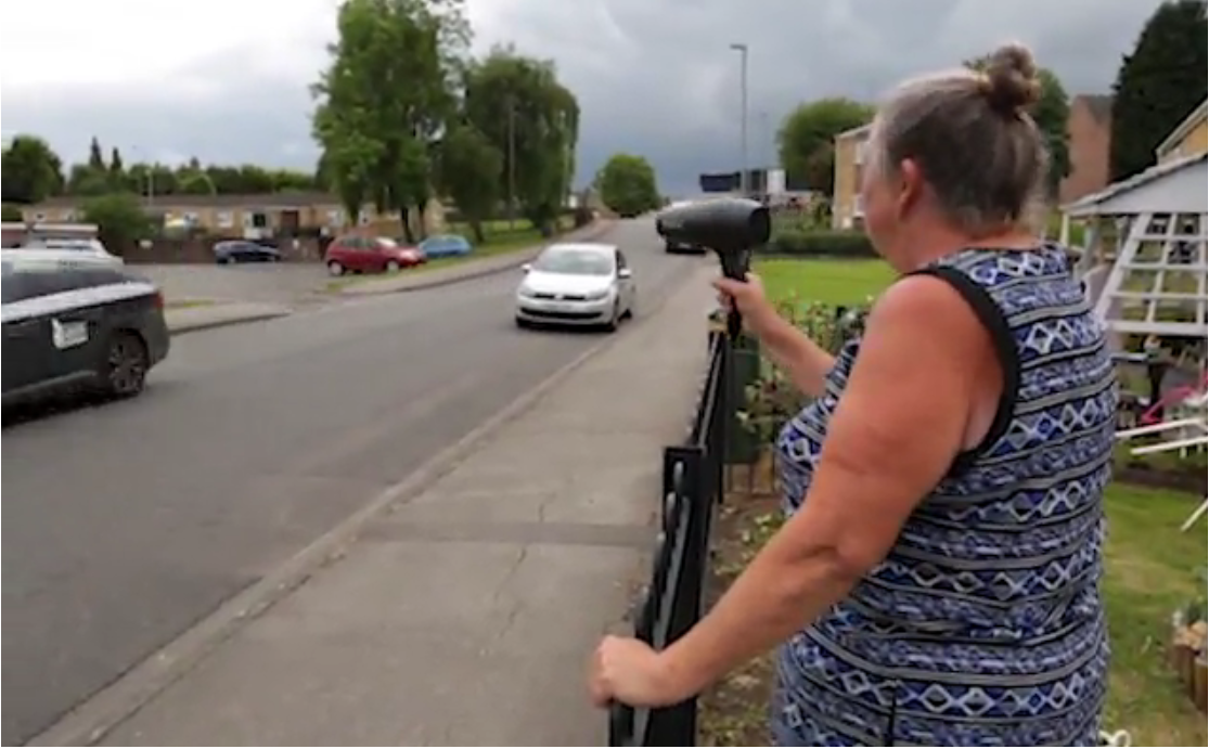 風筒扮雷射槍 司機乖乖收油