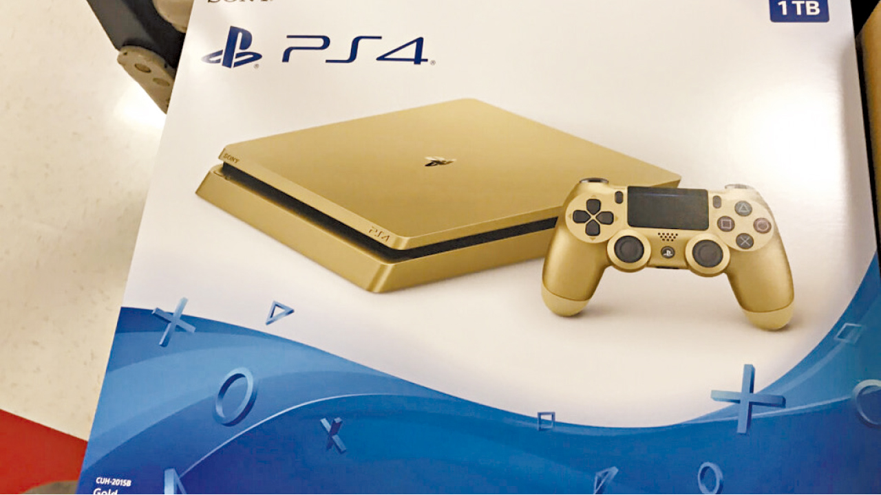 百貨公司廣告洩密 金色PS4現身