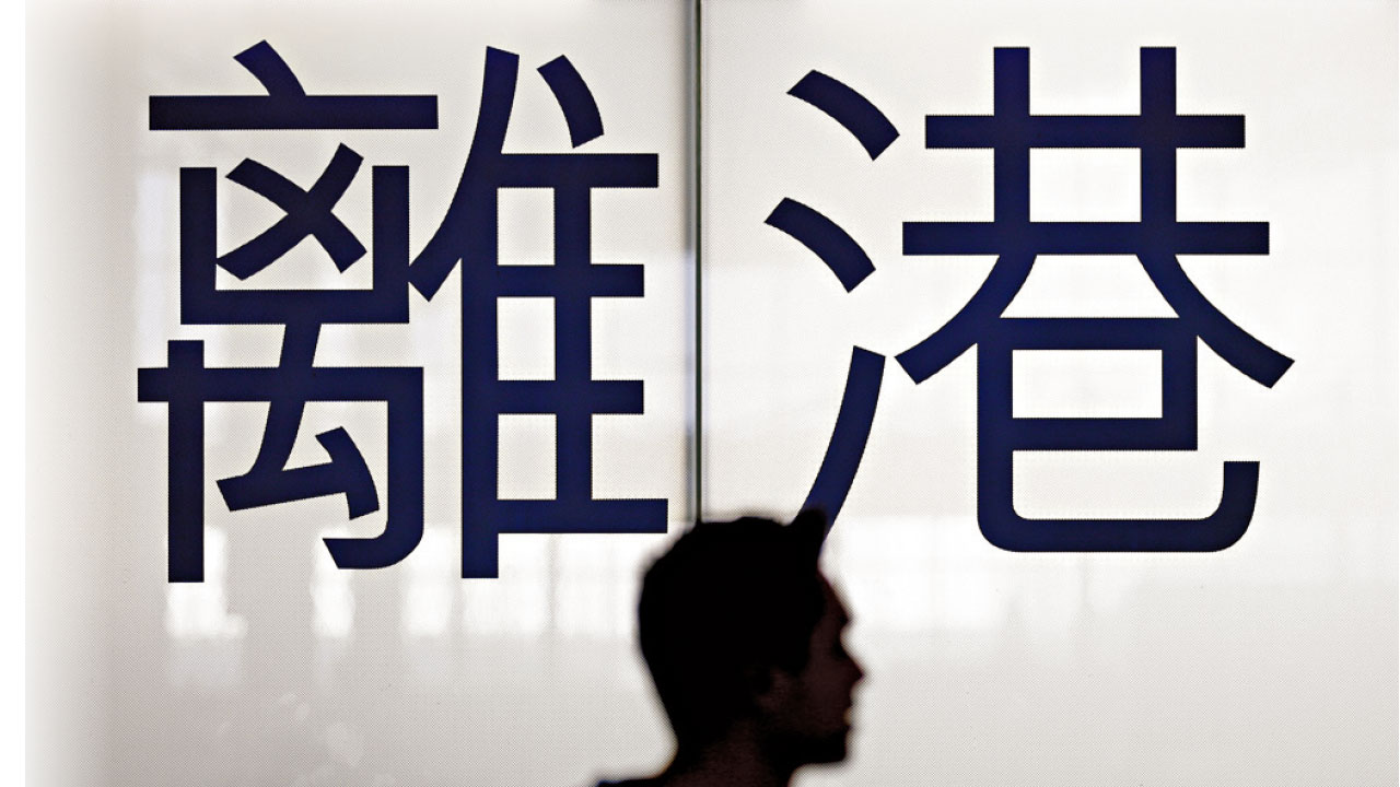 疑被扣母狗產夭折B 機場現3狗屍