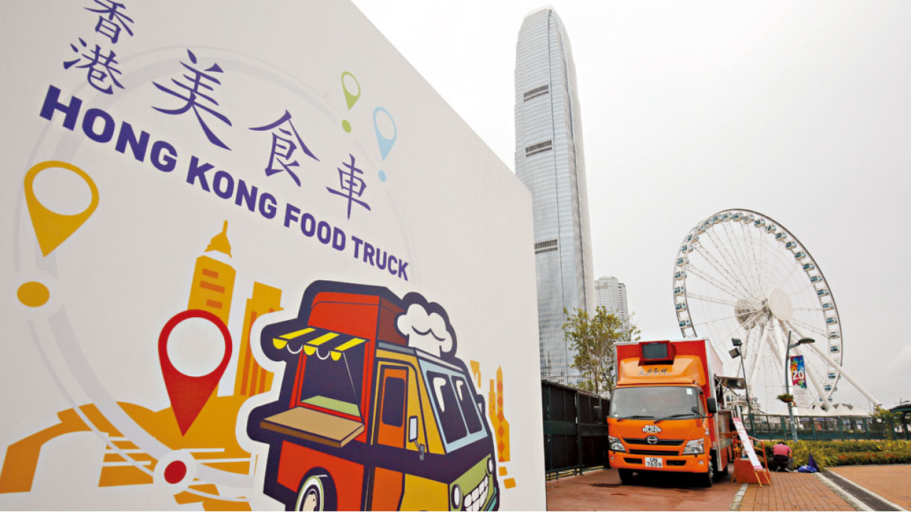 【am偵查】花數十萬元開發 用者未及三萬 美食車app成效存疑