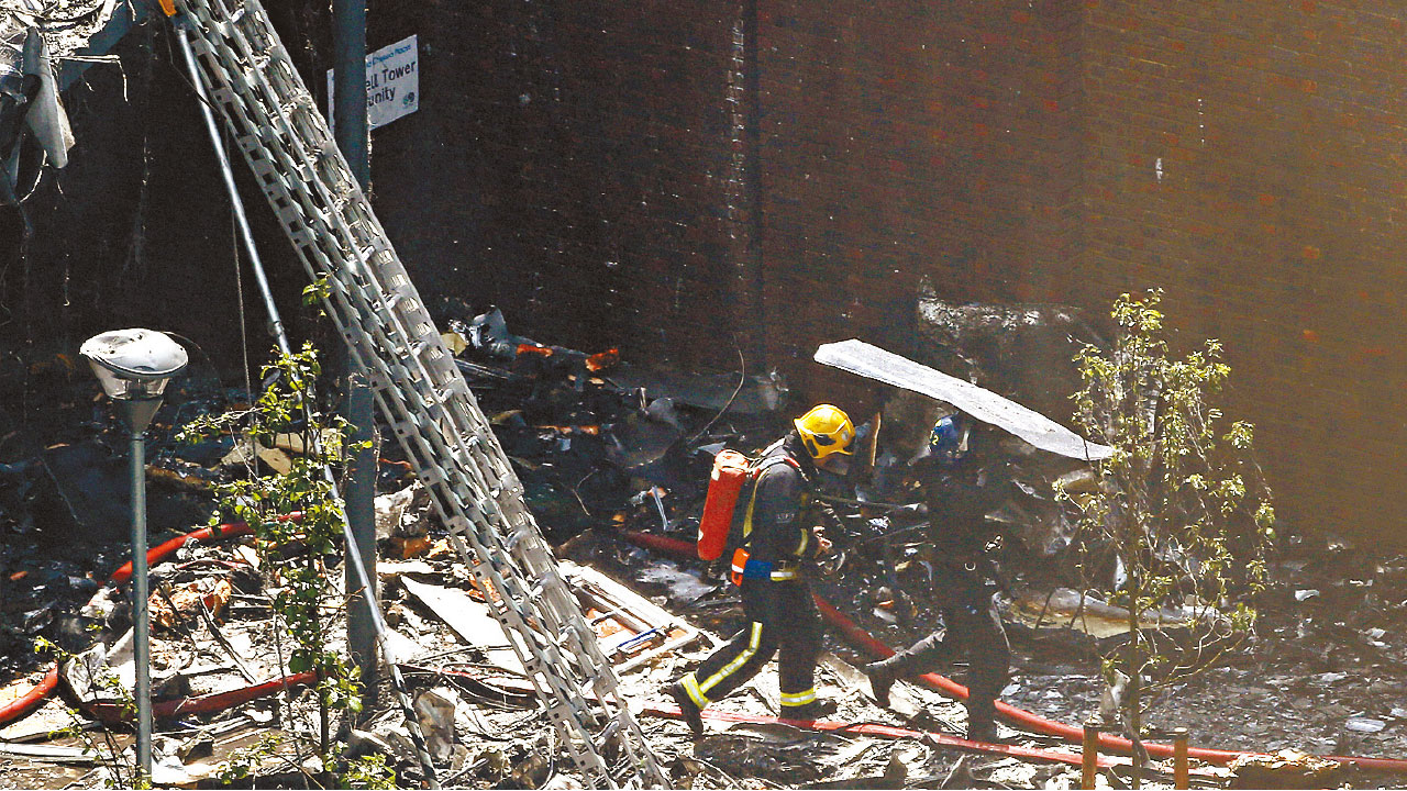 倫敦大火消防員生死抉擇  救10樓母女棄14樓住戶