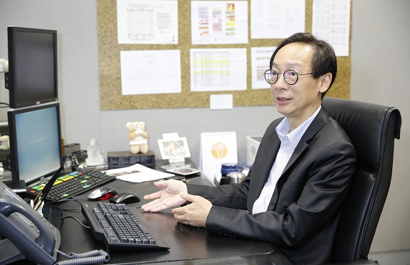 恒地委任馮孝忠為首席財務總監