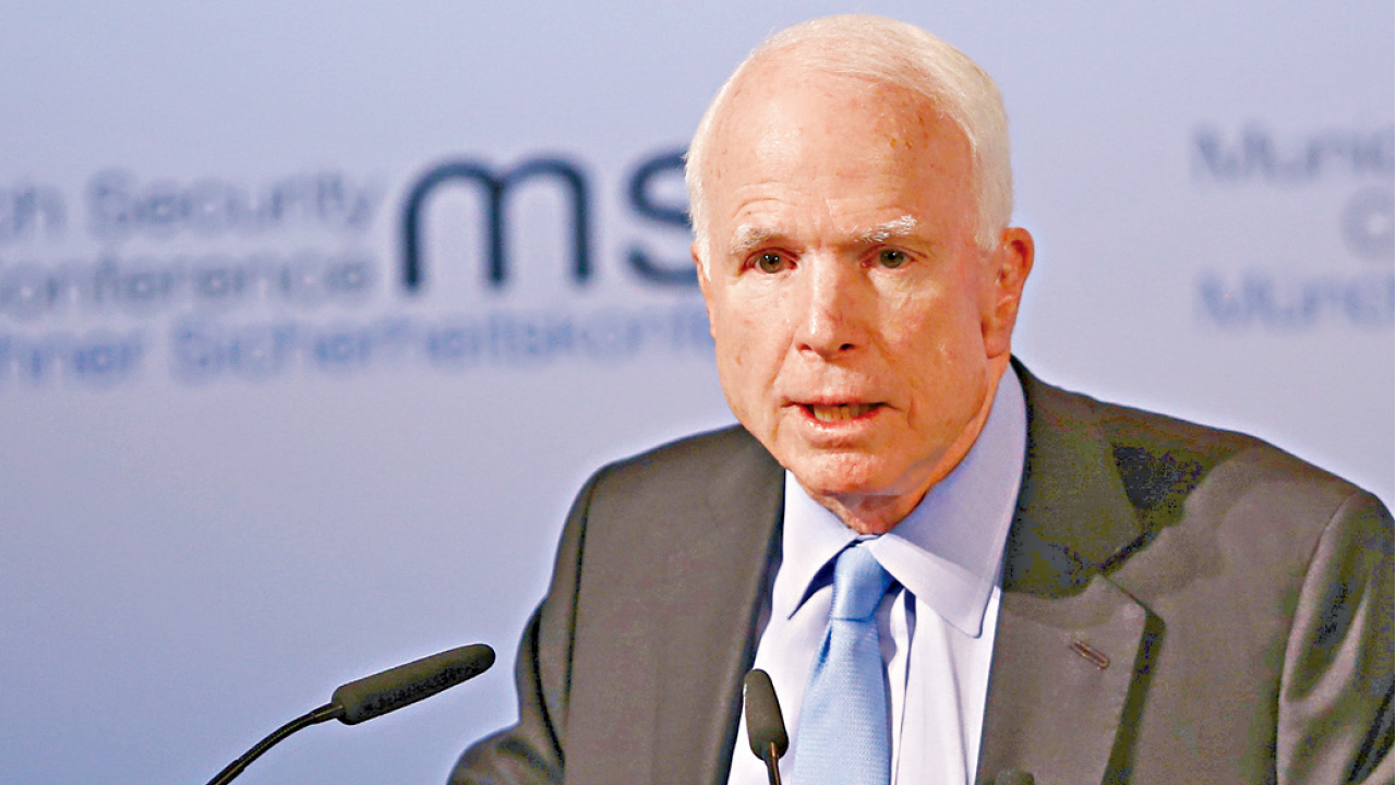 美共和黨政壇元老 麥凱恩眼手術揭腦癌
