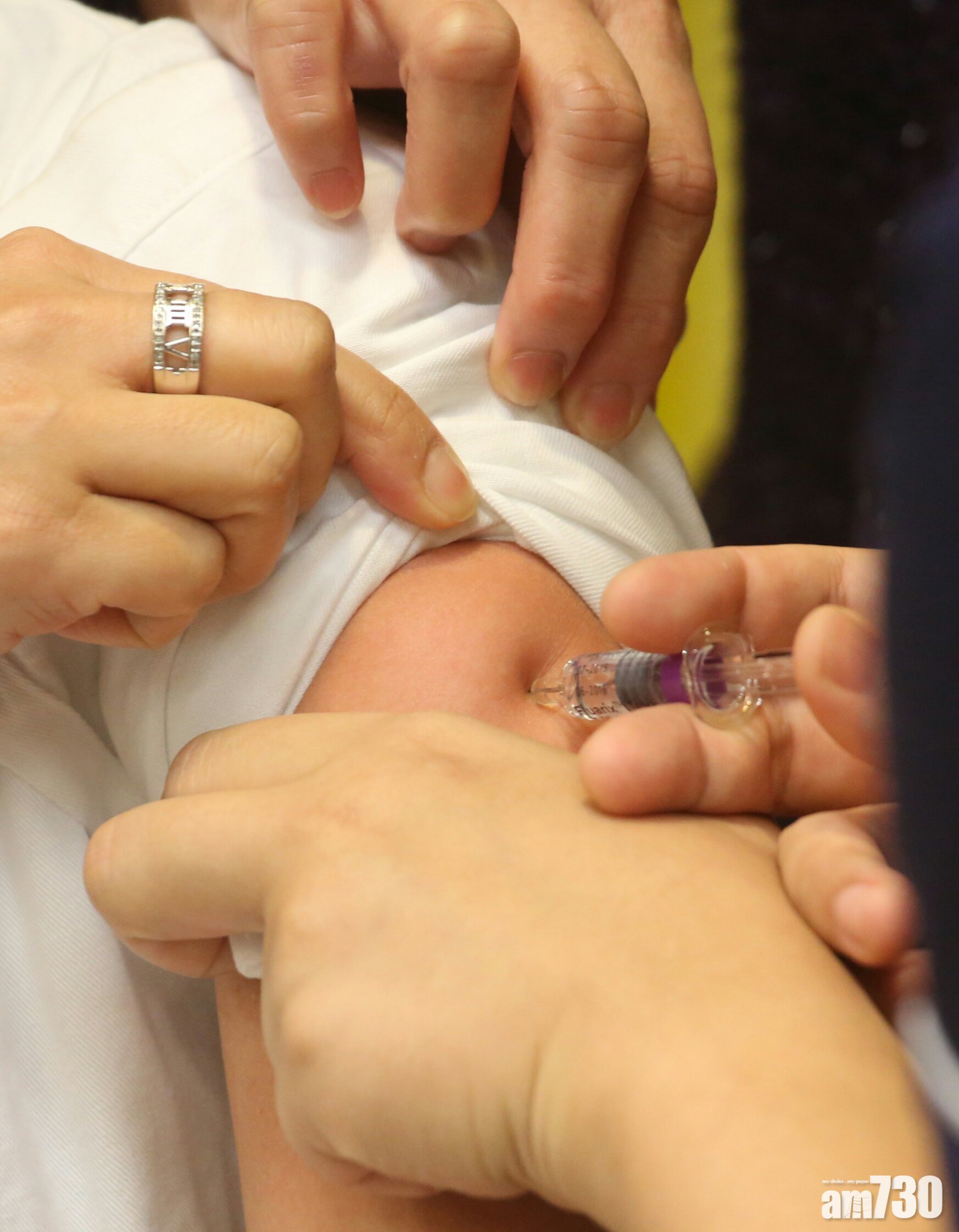 陳肇始：問題醫療雪櫃無放置疫苖