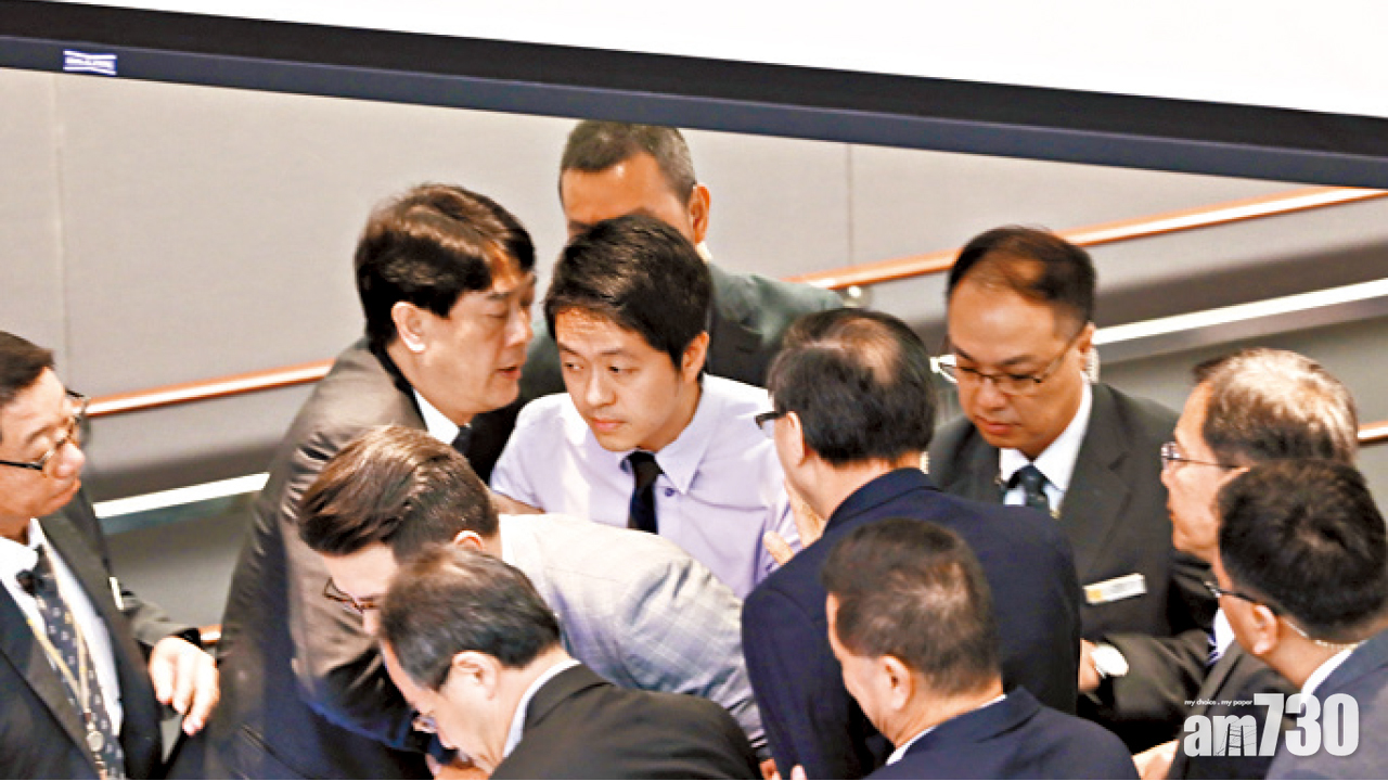 許智峯搶手機  葉劉續提譴責