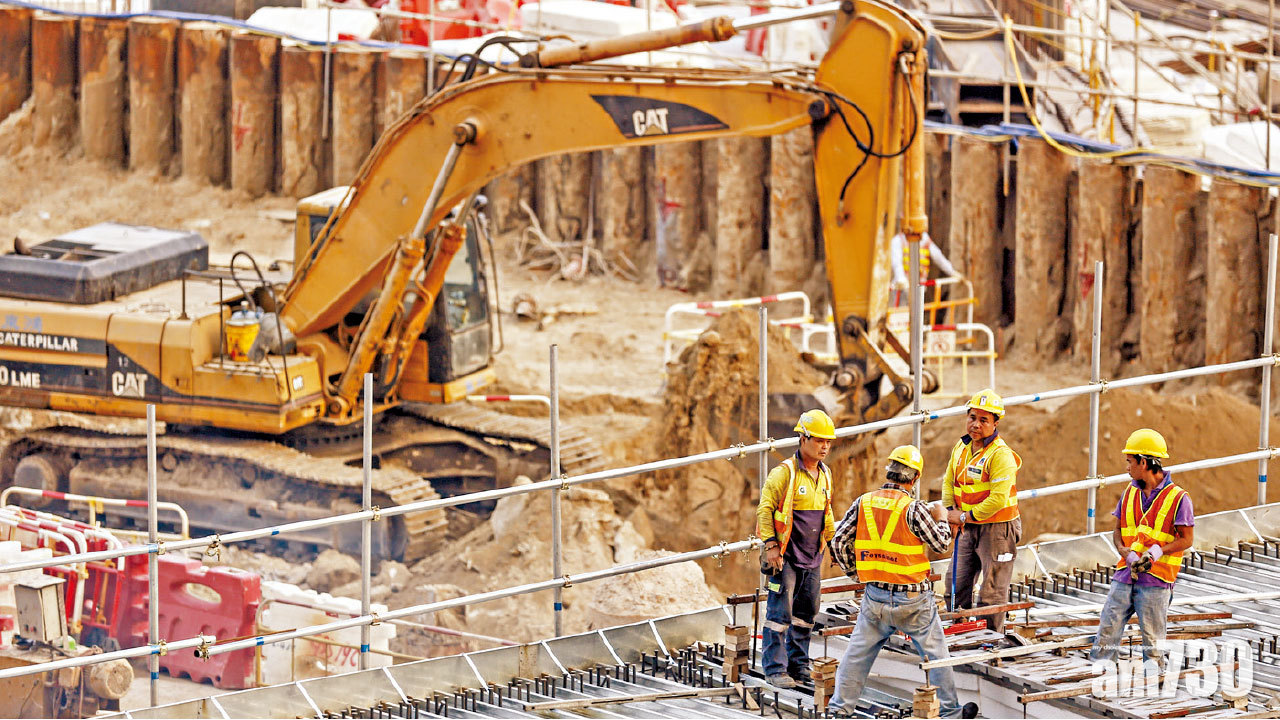 工程界勞動力不足 細木鋪瓦工短缺逾一半