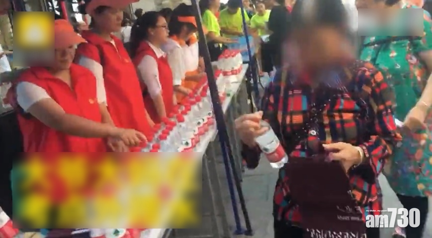 大媽擅拿高考考生物資 義工勸阻被斥「多事」