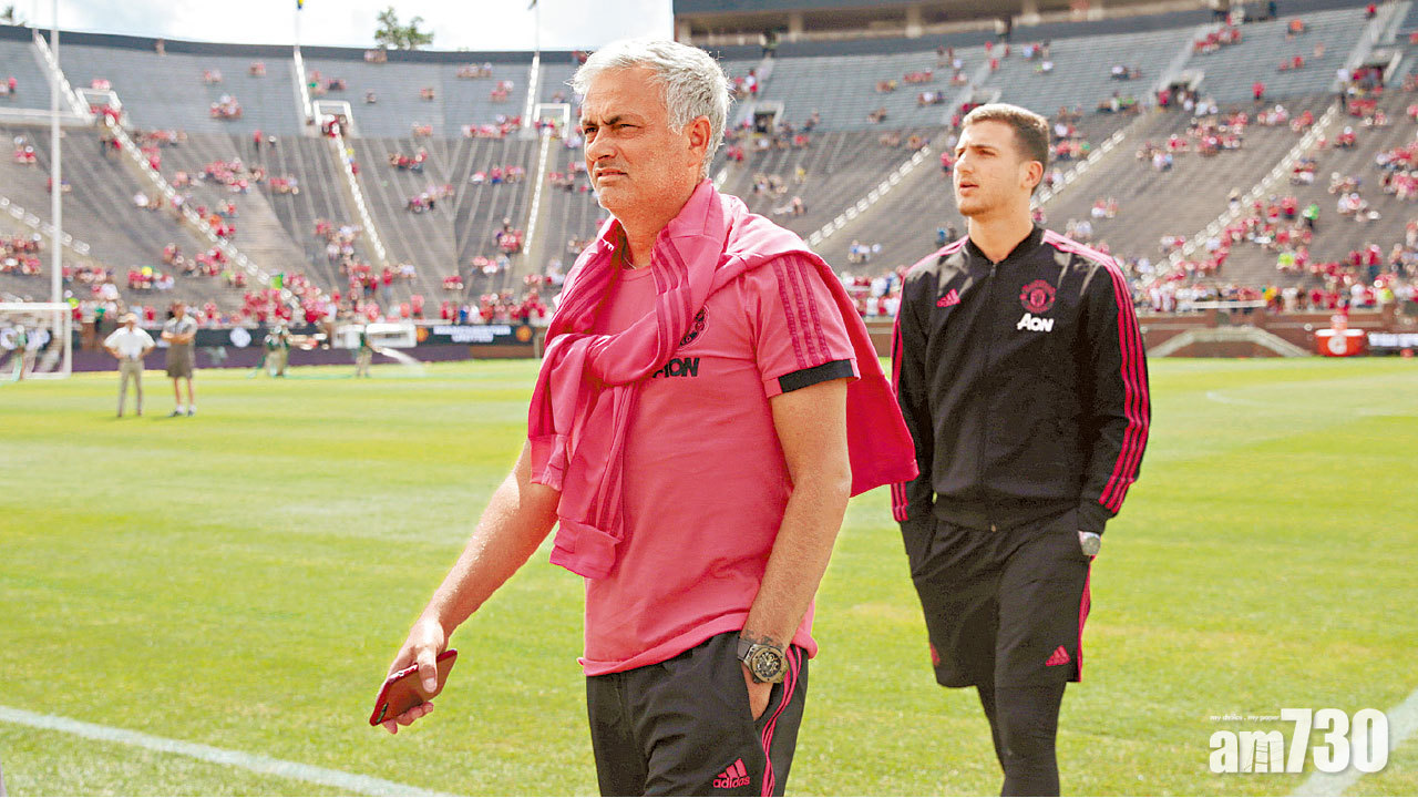 不斷發放負能量 摩連奴博炒？