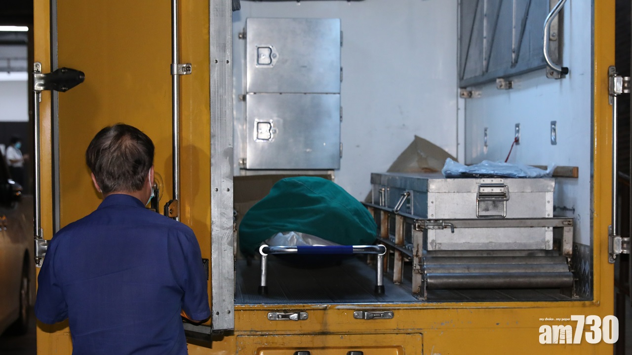 【港大校委涉殺妻】張祺忠凌晨被帶返偉倫堂調查