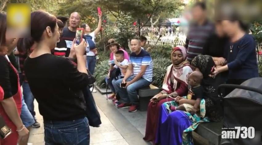 黑人家庭遊西湖 被當布景板合照