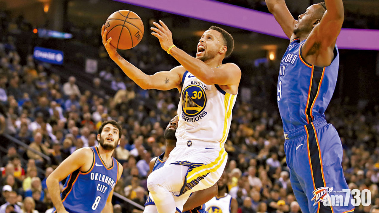 賽前頒發冠軍指環 居里率勇士 首戰挫雷霆