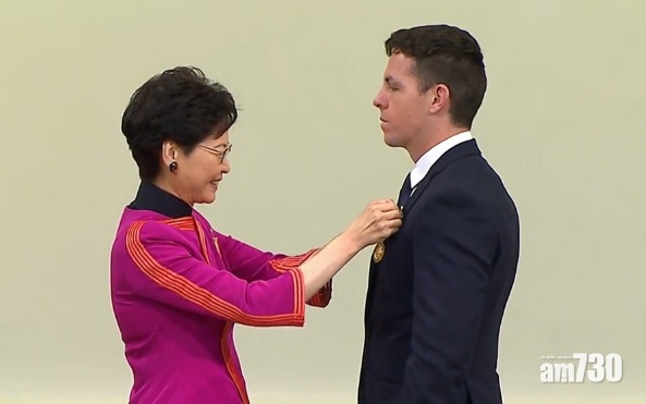 【非港人首獲頒勳章】救出被洪水圍困港人  澳洲警員獲頒銅英勇勳章