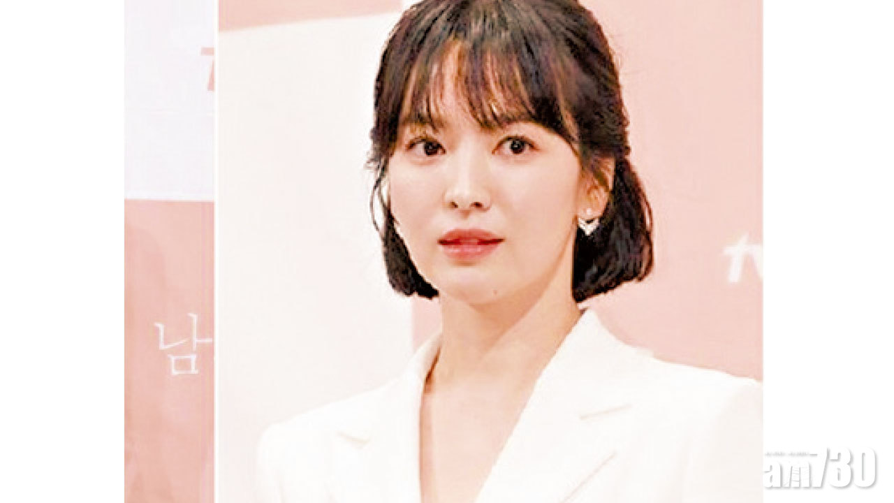 裸色高跟鞋配A字裙 宋慧喬突顯曲線