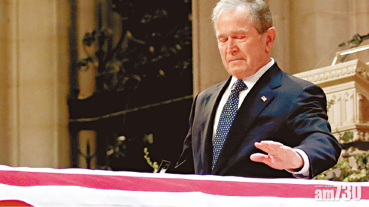 喬治布殊 撫棺泣別亡父