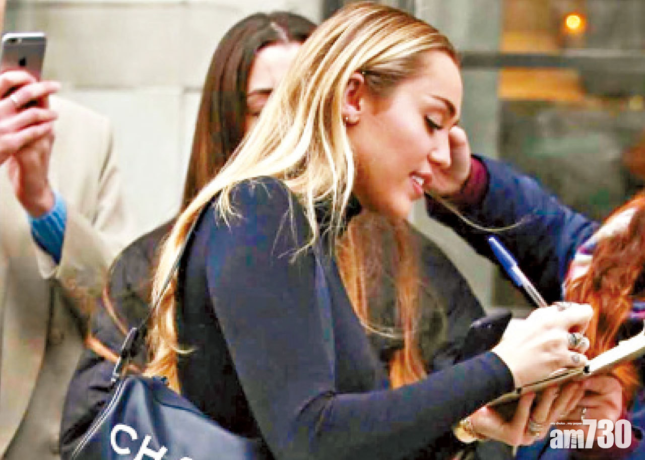 Miley Cyrus半裸宣傳新歌