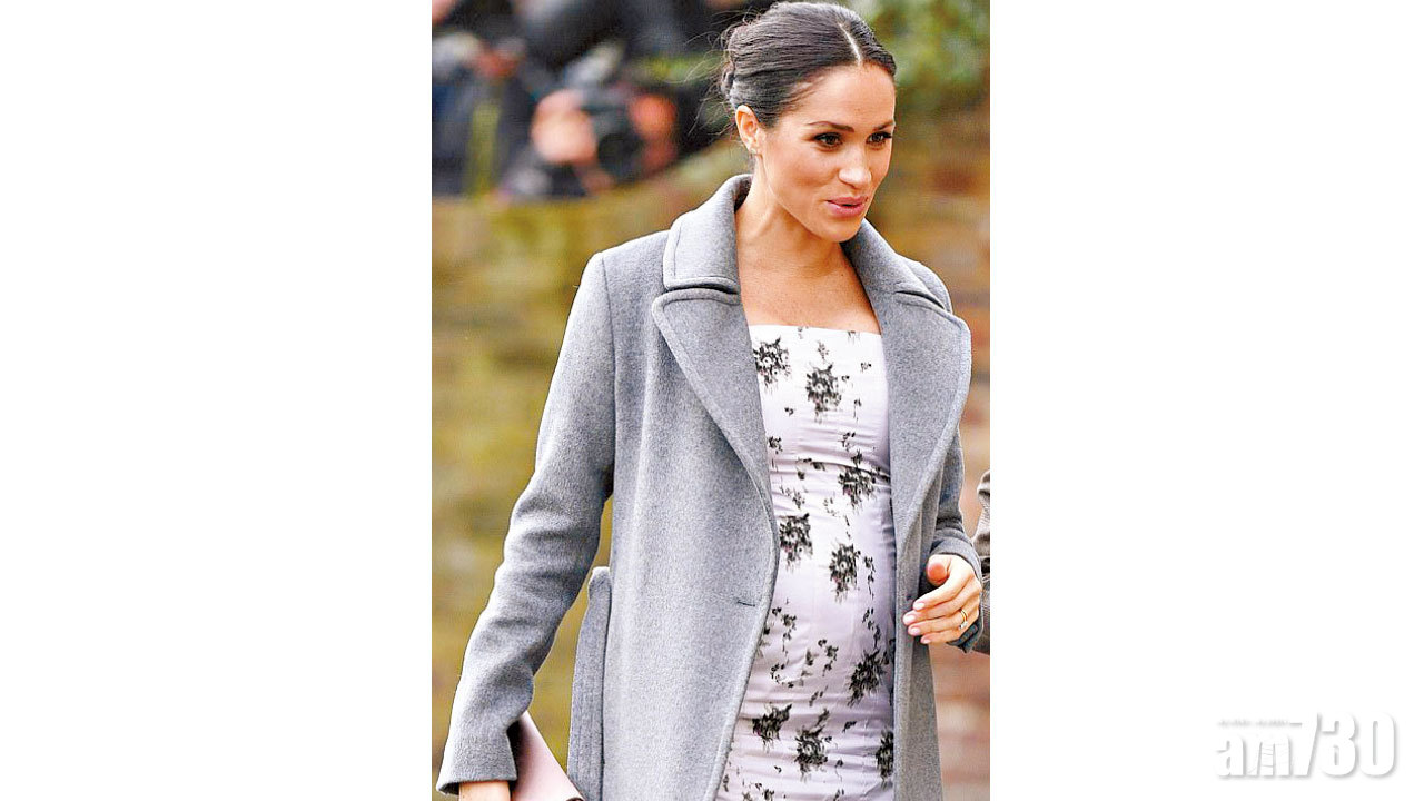 梅根凸肚露肉迫爆裙