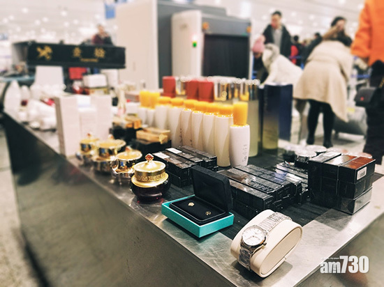 內地客涉走私210件名牌 入境上海被截