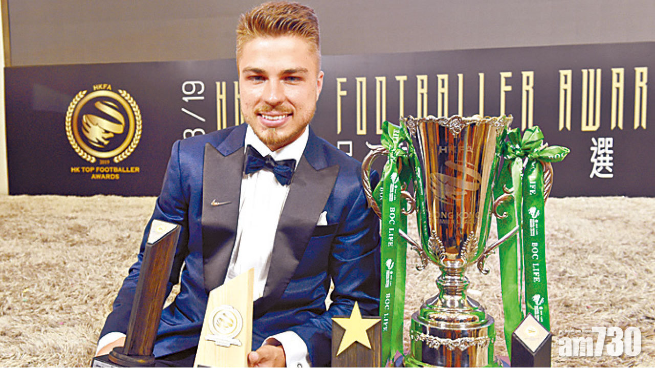 伊高沙托尼大熱膺四料足球先生