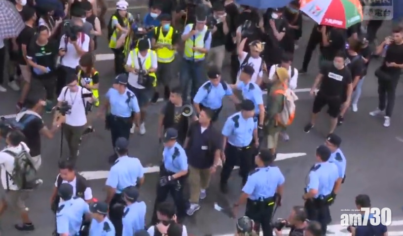 【上水遊行】上水廣場附近警民推撞　警方施放胡椒噴霧