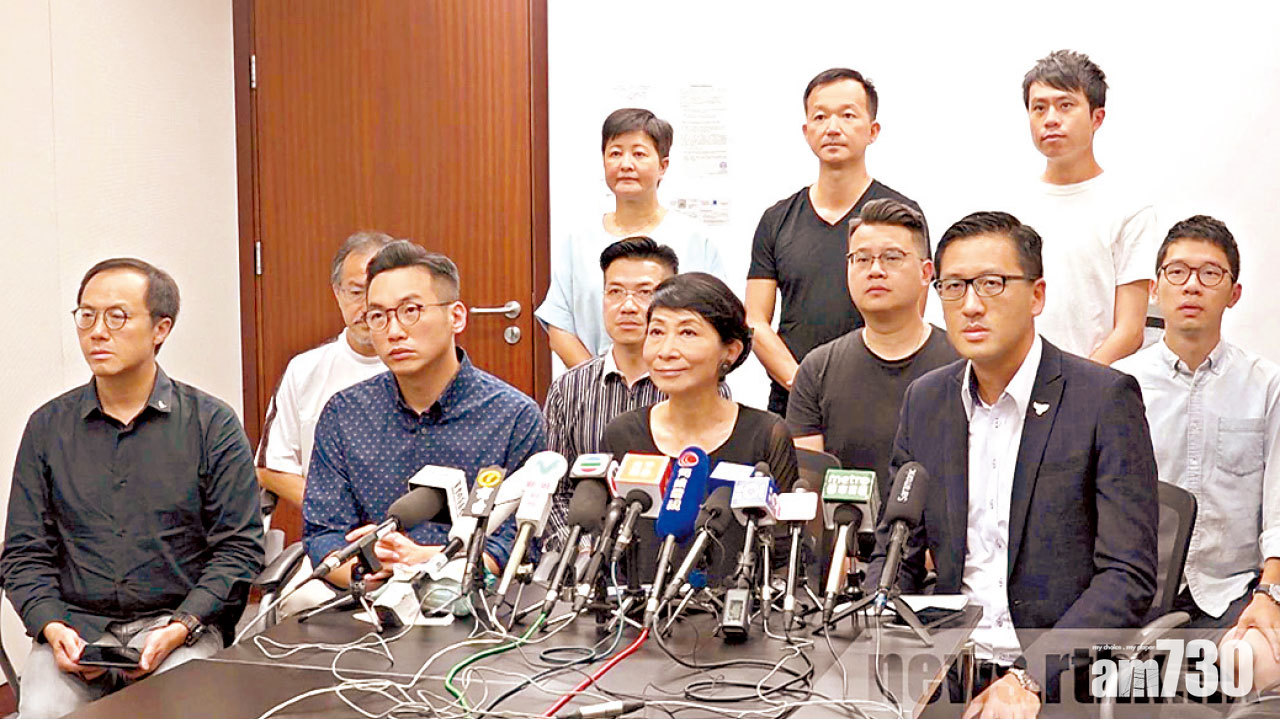 建制派譴責暴力衝擊 民主派斥警部署愚蠢