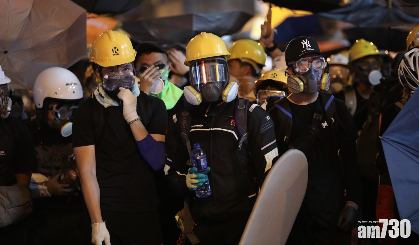 【反修例】《獨立報》評論：「安全帽革命」年輕人非煽動者　憂衝突失控趨向內戰