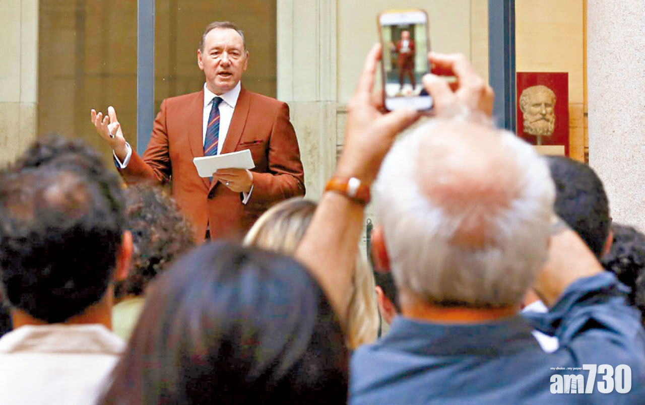 奇雲史帕西 性醜聞後首露面