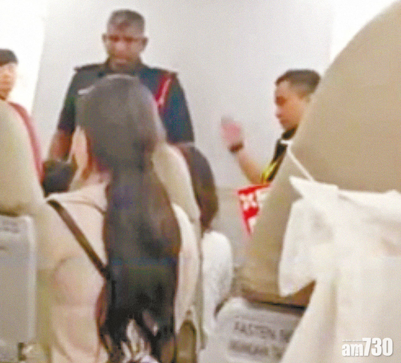 放行李問題起爭執 上海一家三口被亞航趕落機