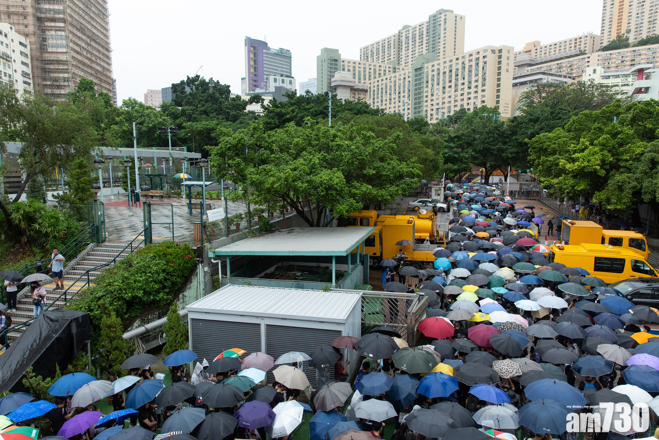 【反修例遊行】荃灣楊屋道大批防暴警戒備