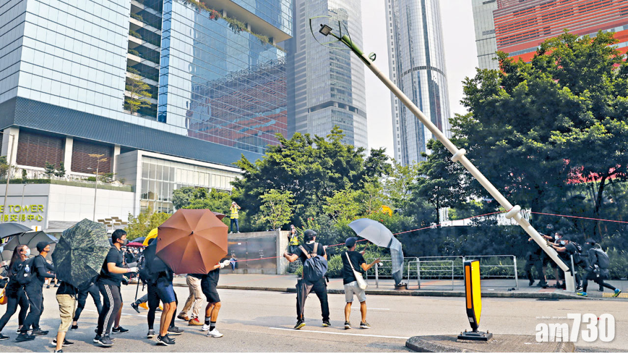 九龍灣20智慧燈柱損毀 重購安裝需時3個月