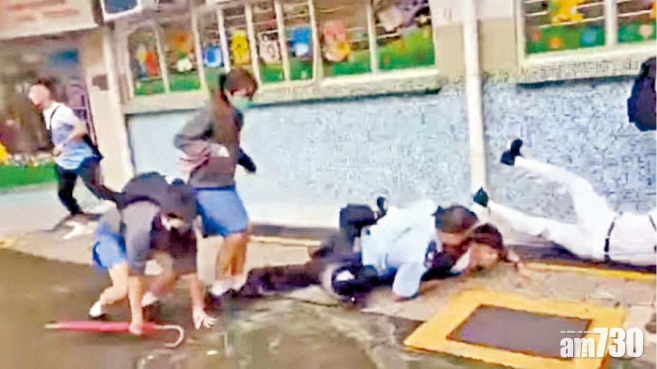 聲援何郭佩珍中學校罷課生 男生被警追截 跌傷送院