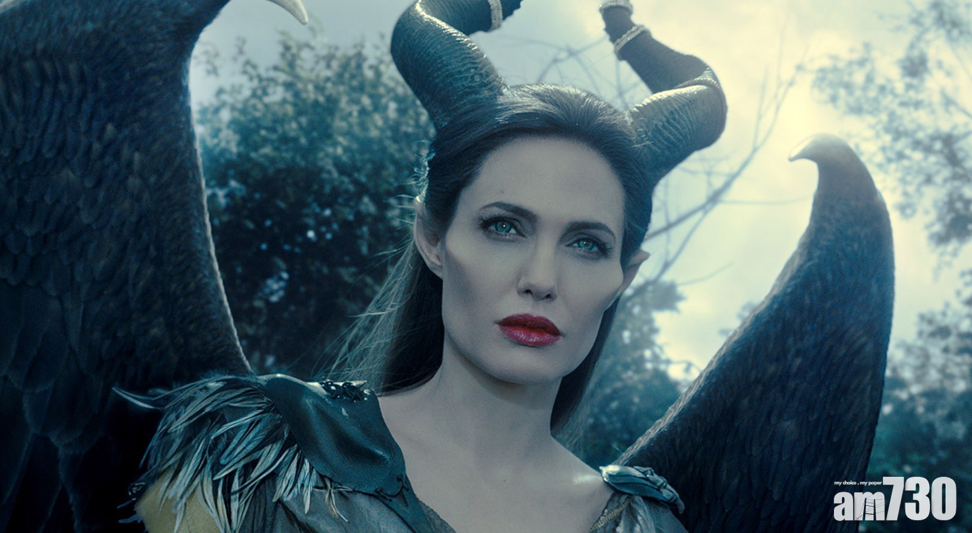 【瞬間變身】安祖蓮娜戴假牙即變「黑魔后」