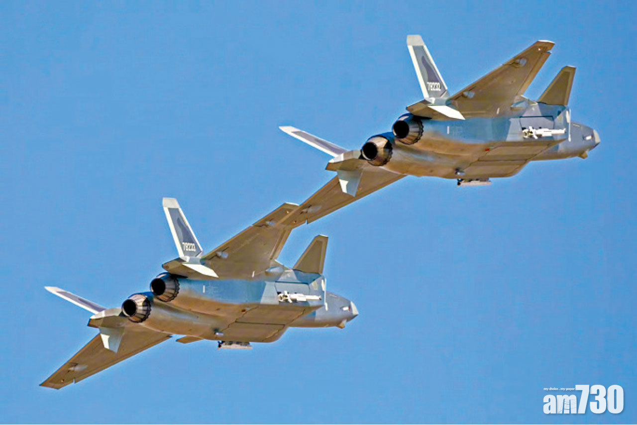 空軍成立70周年 殲20掛彈表演