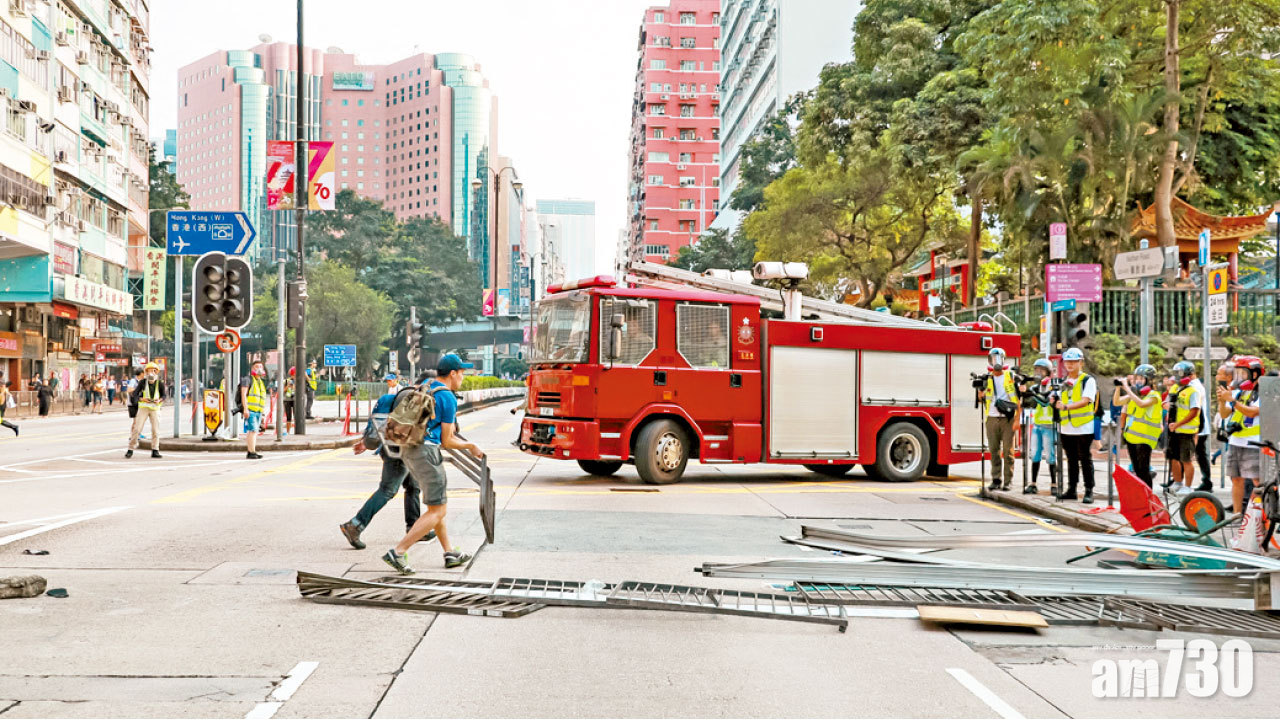 重申無借前線車輛予警方 消防籲勿阻救援
