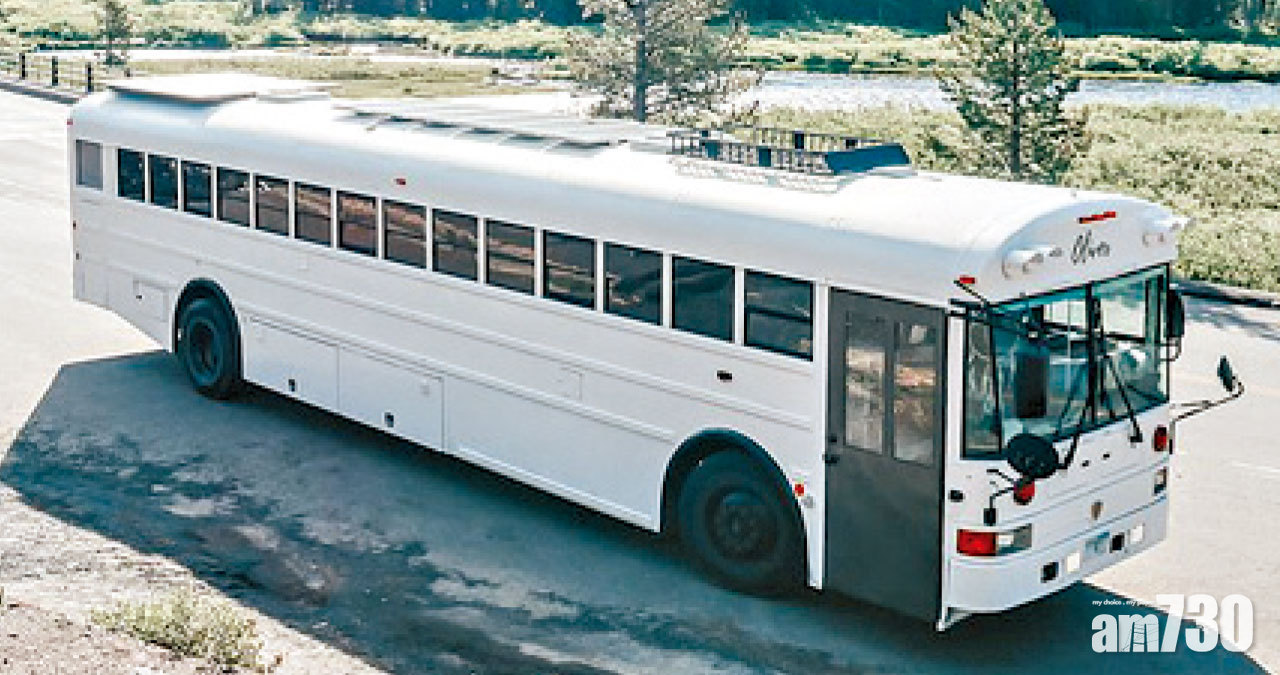 校巴12萬豪裝變安樂窩