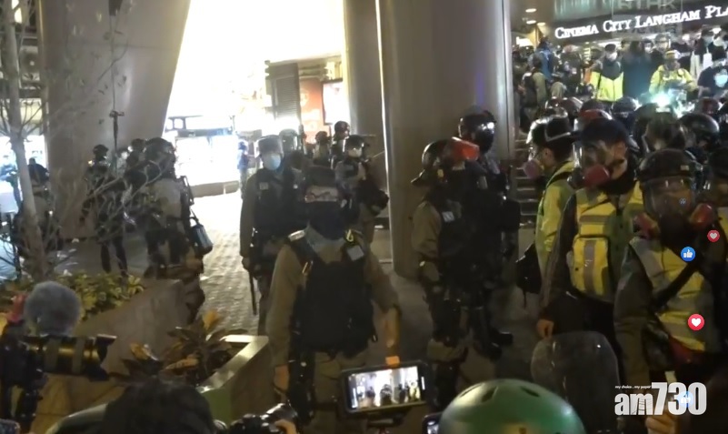 警方旺角深夜施放催淚彈驅散人群