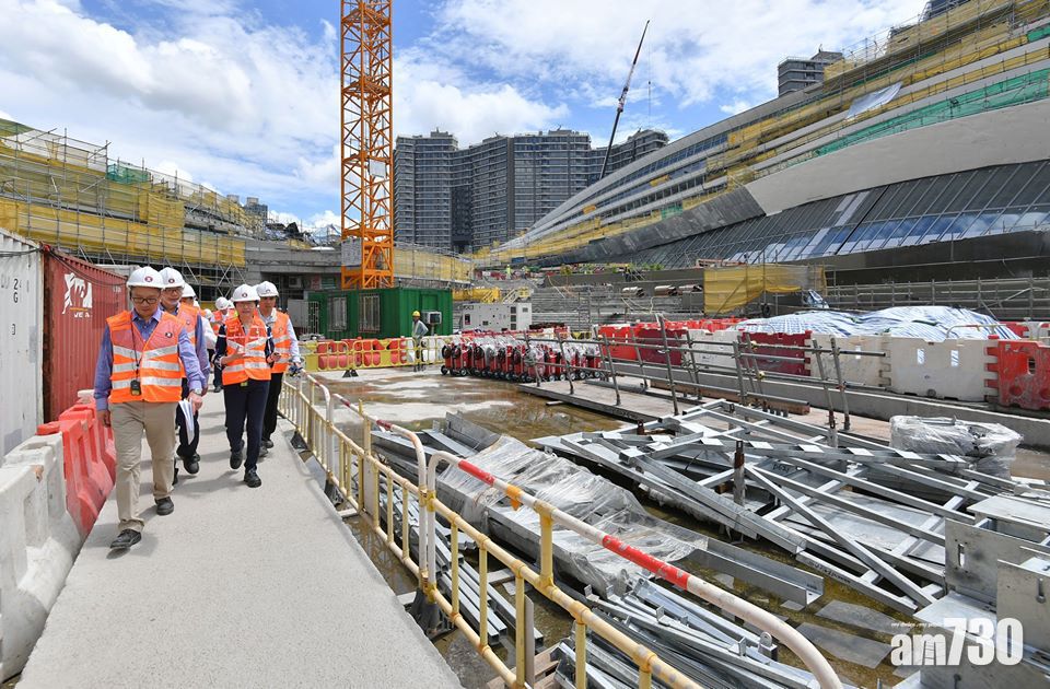 林鄭fb稱關心應屆畢業生「搵工難」