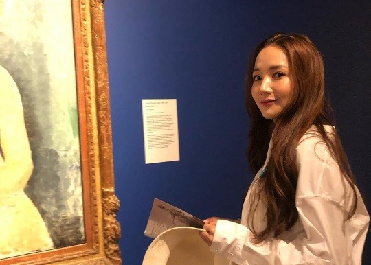 朴敏英上載「消失的下著」相騷長腿