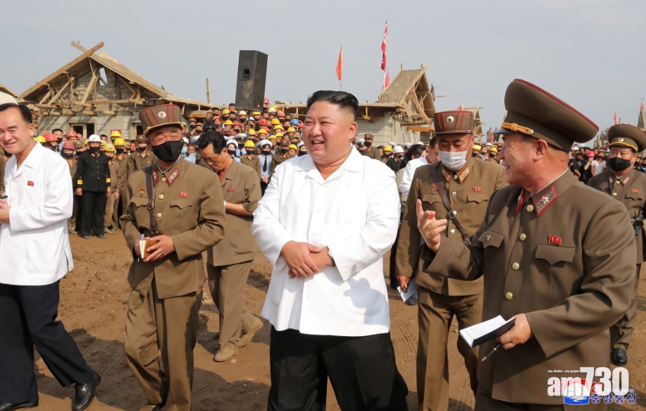 視察黃海北道村落風災後重建  金正恩滿意進度
