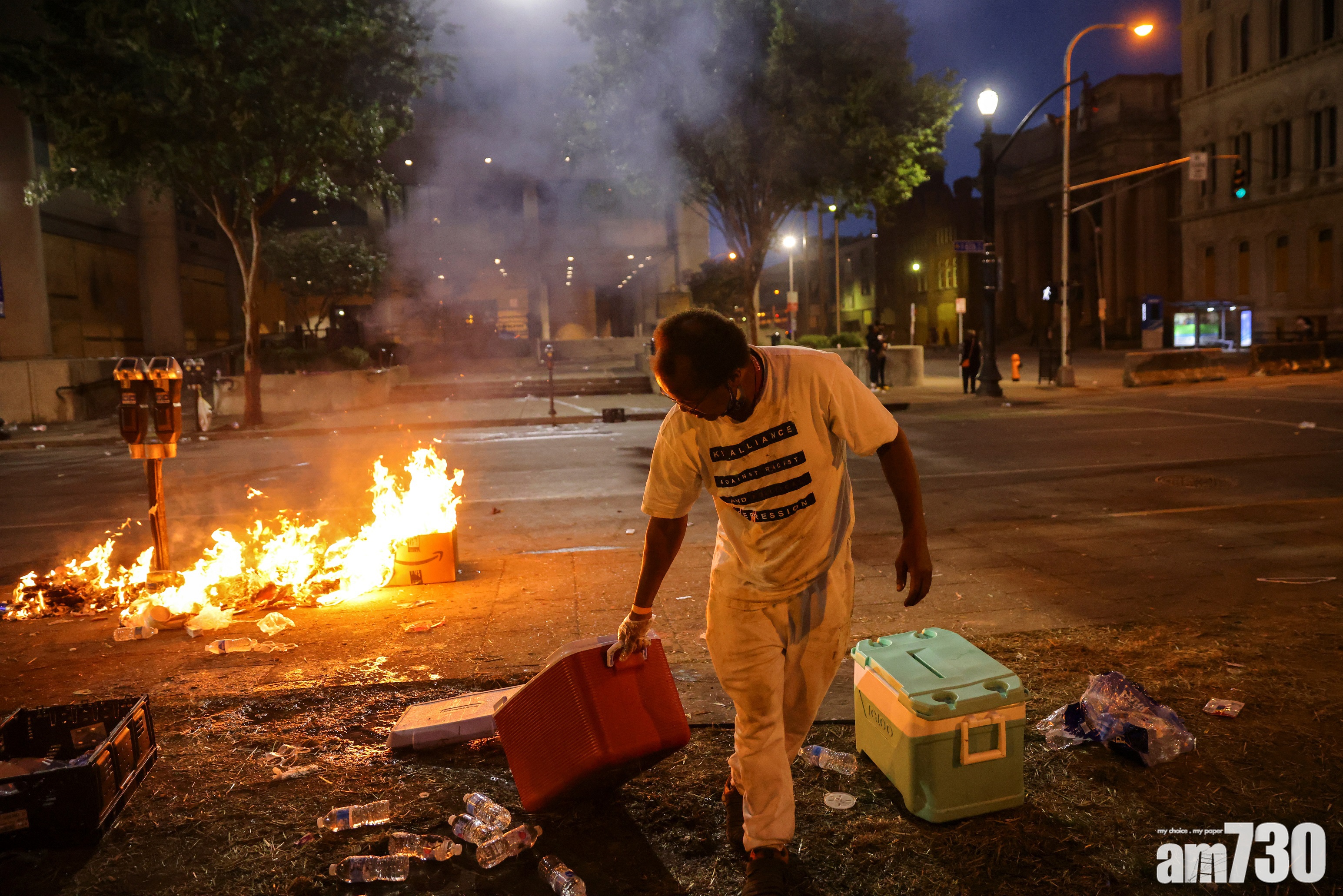 美3白警入屋槍殺黑人女 僅控輕罪引發騷亂