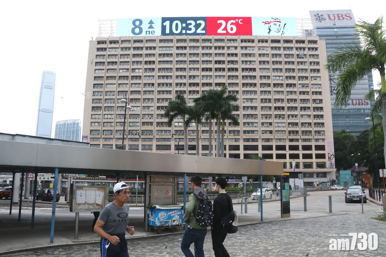 浪卡襲港昨掛8號波   天文台今認預測工具有誤差