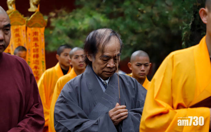 台漫畫大師蔡志忠少林寺出家 方丈釋永信親自剃度