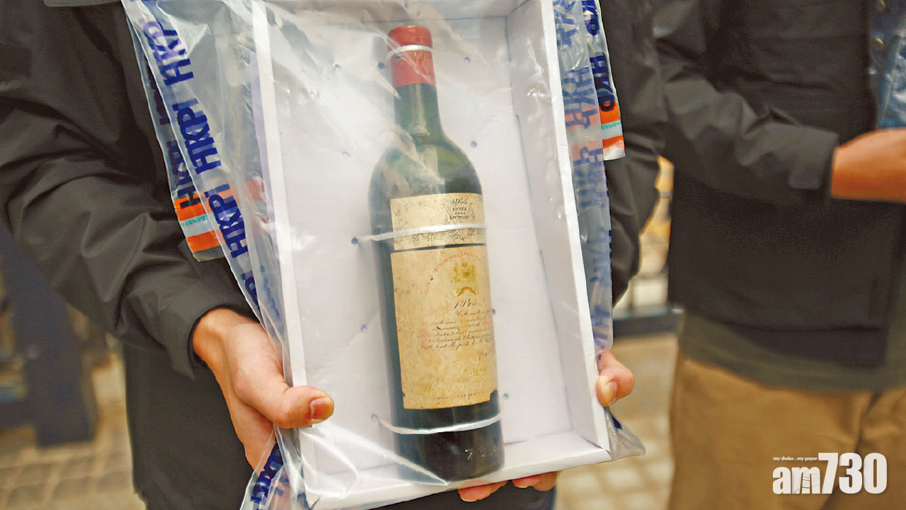 4男女偷一支14萬元紅酒放售被捕